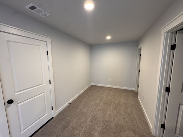 520 W Foxrun, Springfield, TN 37172