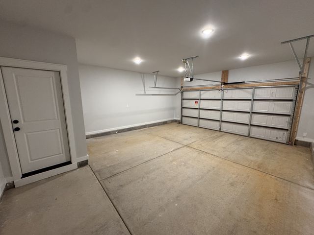 520 W Foxrun, Springfield, TN 37172