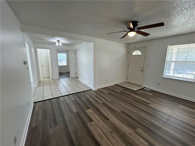 323 Hamilton Drive, Warrensburg, MO 64093