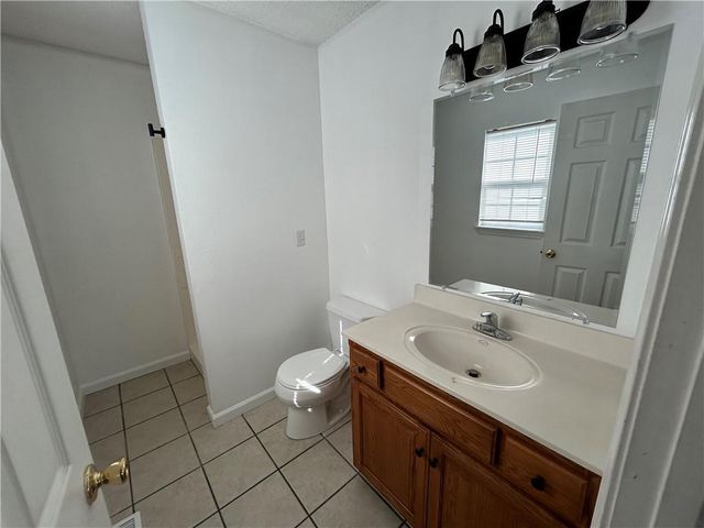 323 Hamilton Drive, Warrensburg, MO 64093