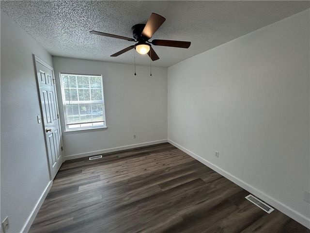 323 Hamilton Drive, Warrensburg, MO 64093