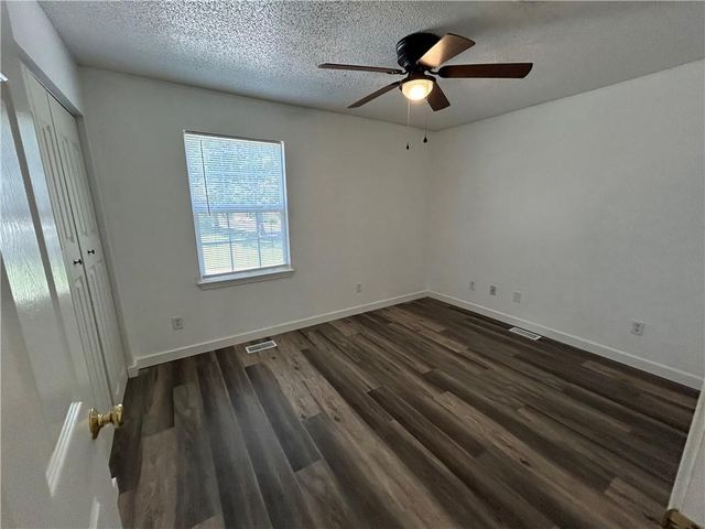 323 Hamilton Drive, Warrensburg, MO 64093