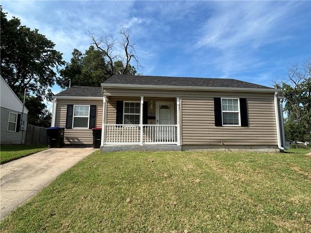 323 Hamilton Drive, Warrensburg, MO 64093