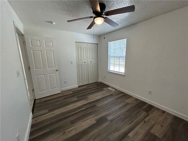 323 Hamilton Drive, Warrensburg, MO 64093