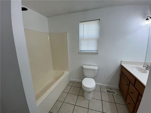 323 Hamilton Drive, Warrensburg, MO 64093