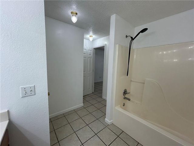 323 Hamilton Drive, Warrensburg, MO 64093