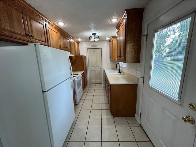 323 Hamilton Drive, Warrensburg, MO 64093