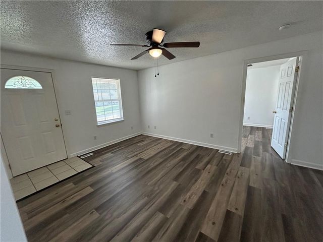 323 Hamilton Drive, Warrensburg, MO 64093