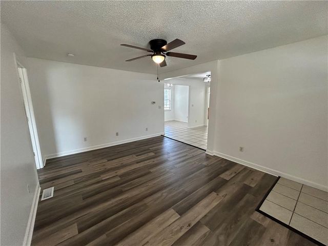 323 Hamilton Drive, Warrensburg, MO 64093