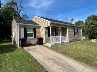 323 Hamilton Drive, Warrensburg, MO 64093