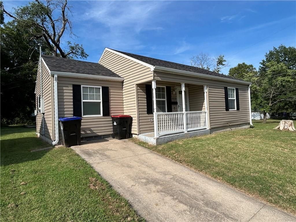 323 Hamilton Drive, Warrensburg, MO 64093