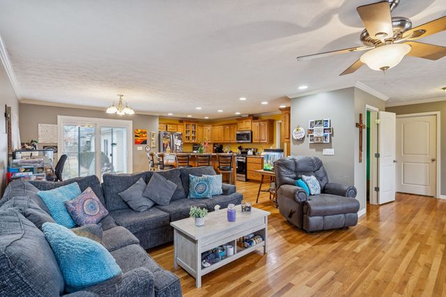 301 W King St, Morrison, TN 37357