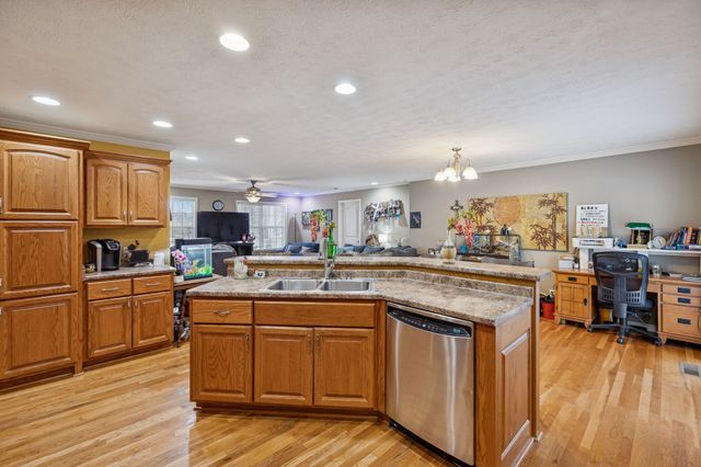 301 W King St, Morrison, TN 37357