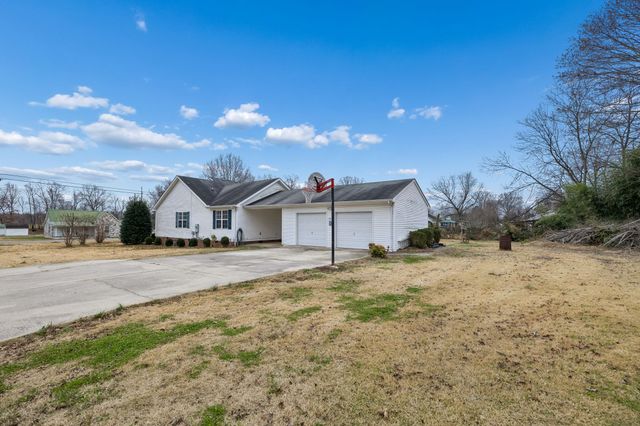 301 W King St, Morrison, TN 37357
