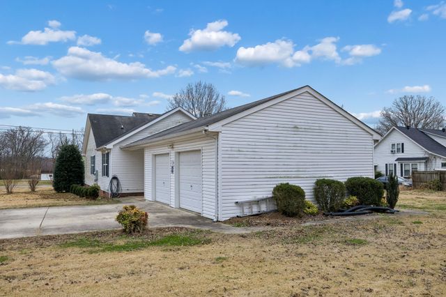 301 W King St, Morrison, TN 37357