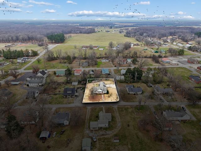 301 W King St, Morrison, TN 37357