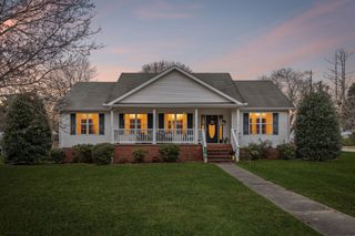 301 W King St, Morrison, TN 37357