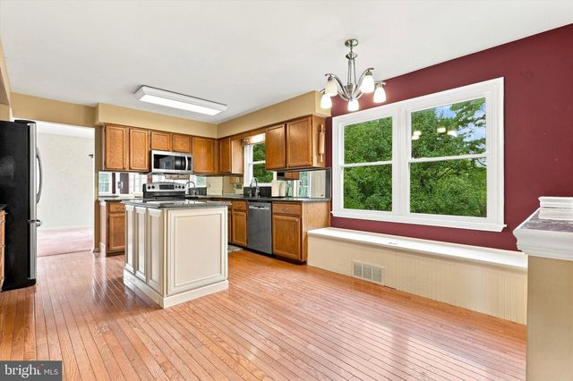 216 CASSANDRA DR, Chalfont, PA 18914