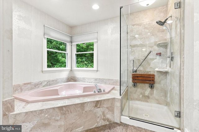 216 CASSANDRA DR, Chalfont, PA 18914