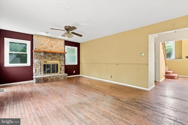 216 CASSANDRA DR, Chalfont, PA 18914