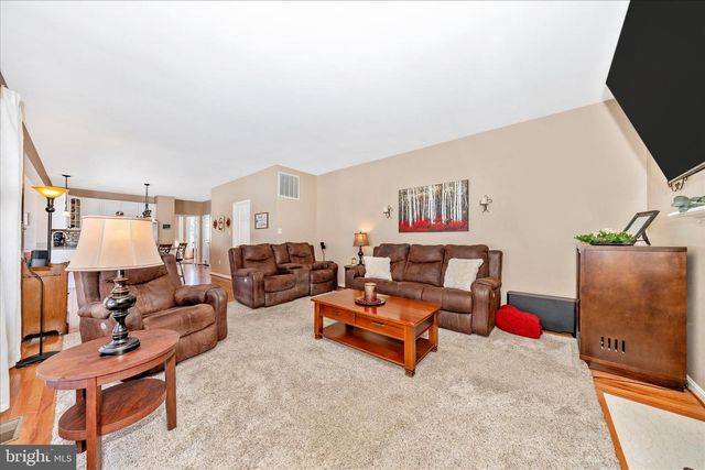 1 CAVALRY CT, Boonsboro, MD 21713