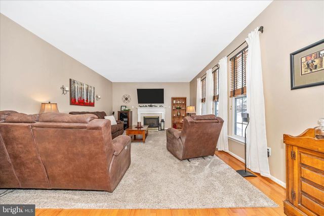 1 CAVALRY CT, Boonsboro, MD 21713