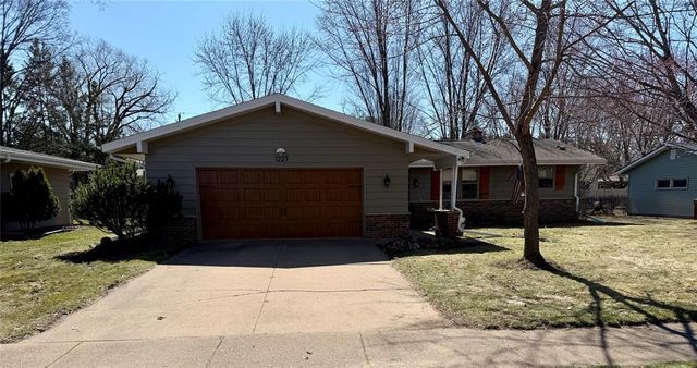 1227 Bradley Avenue, Eau Claire, WI 54701