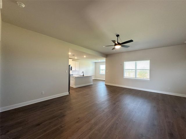 513 W Luna Blue LN, Jarrell, TX 76537
