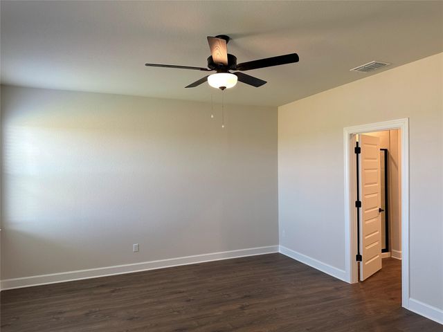 513 W Luna Blue LN, Jarrell, TX 76537