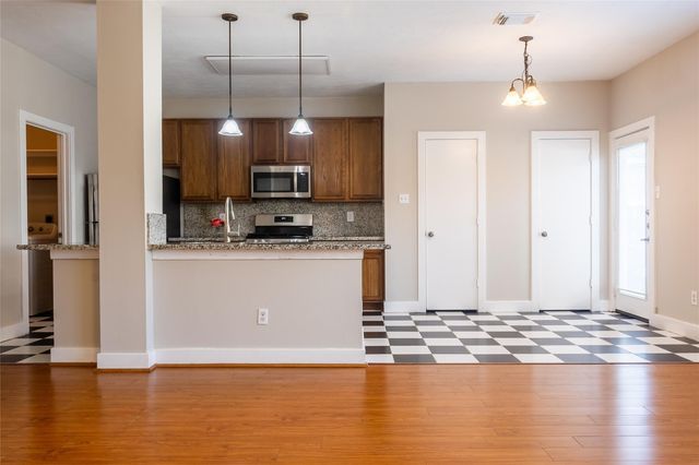 11720 Chanteloup Drive, Houston, TX 77047