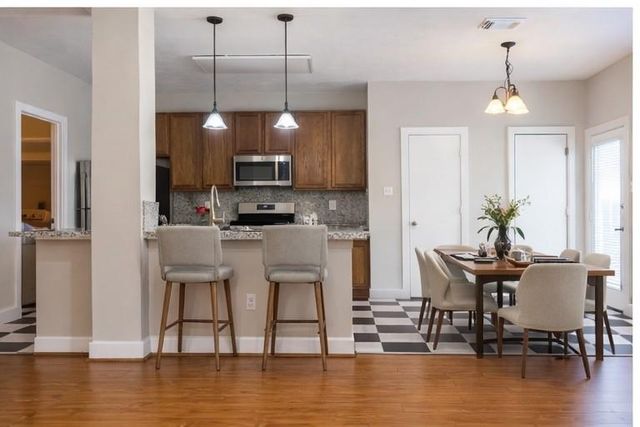 11720 Chanteloup Drive, Houston, TX 77047