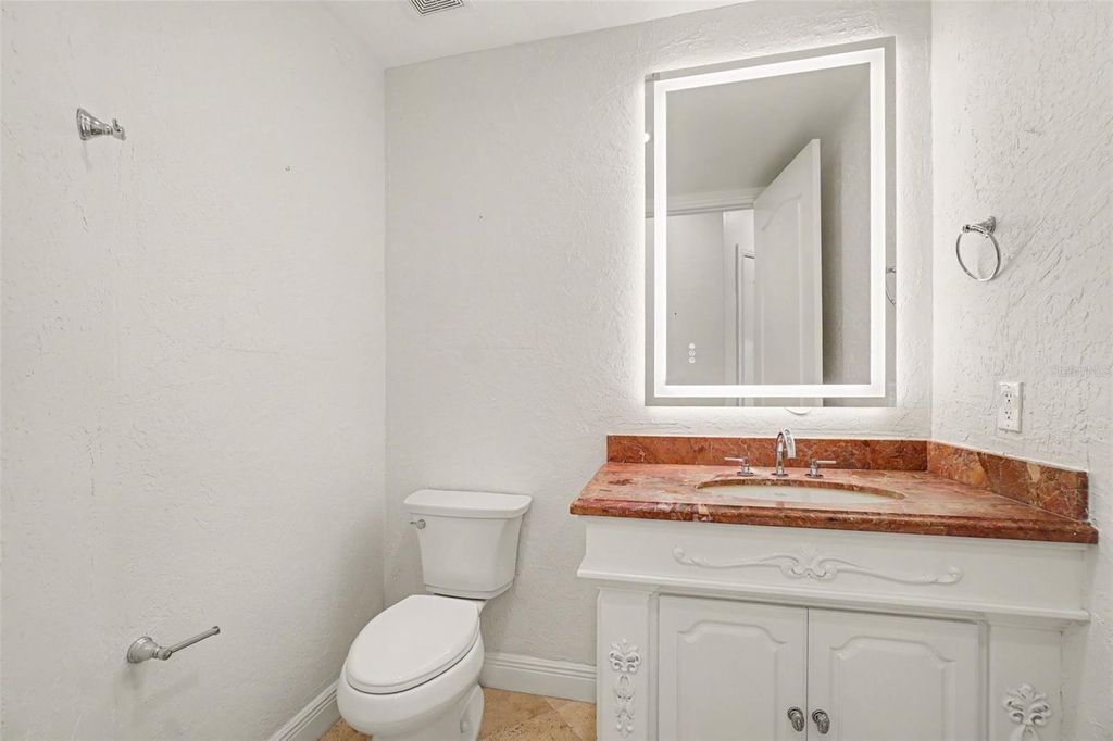 Image 15 of property listing at 11523 ANDY ROSSE LANE, Captiva, FL 33924