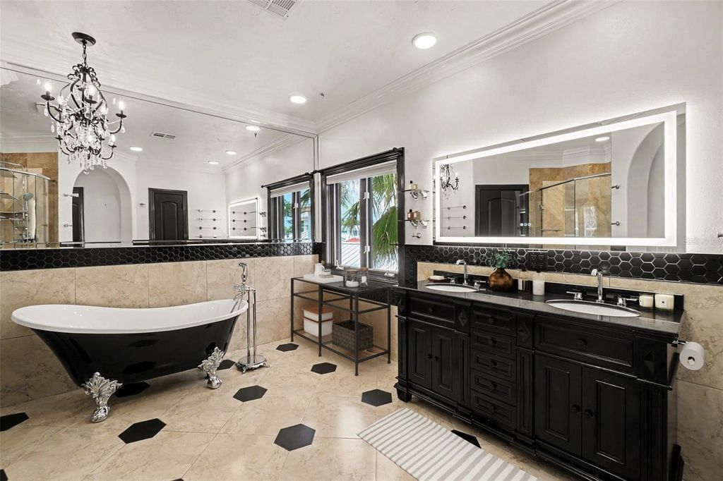 Image 30 of property listing at 11523 ANDY ROSSE LANE, Captiva, FL 33924