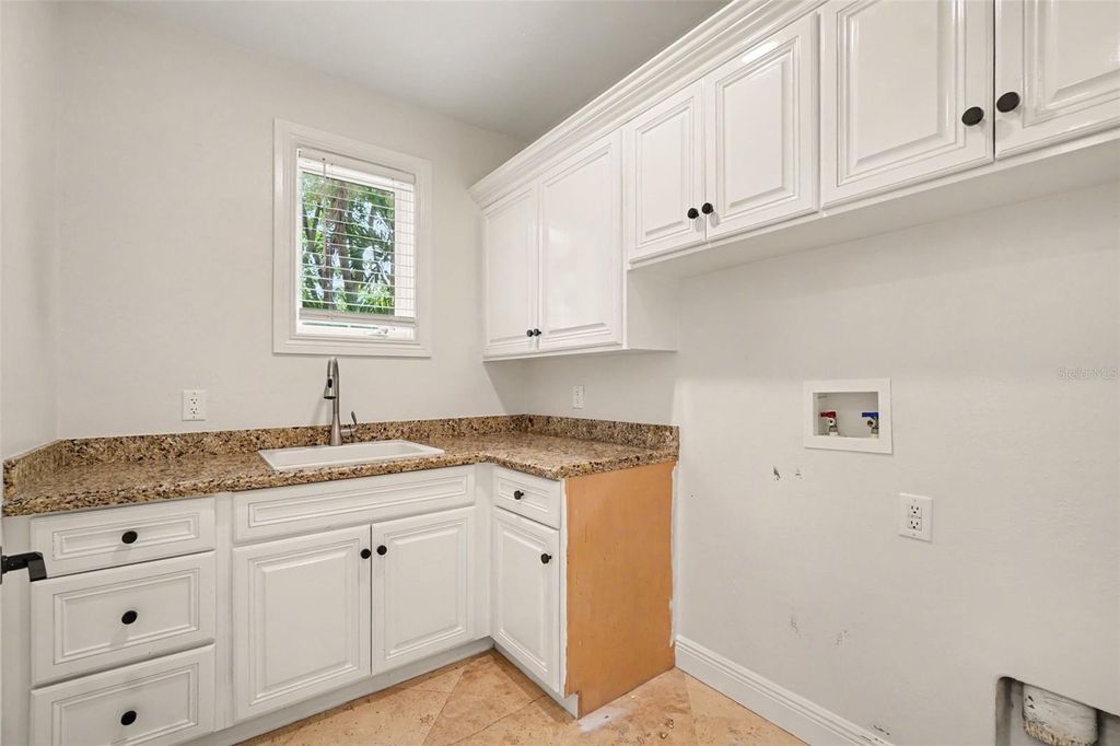 Image 39 of property listing at 11523 ANDY ROSSE LANE, Captiva, FL 33924