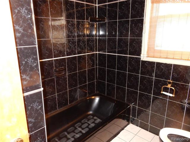 1704 Walnut Street, Dearborn, MI 48124