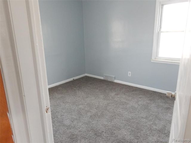 1704 Walnut Street, Dearborn, MI 48124