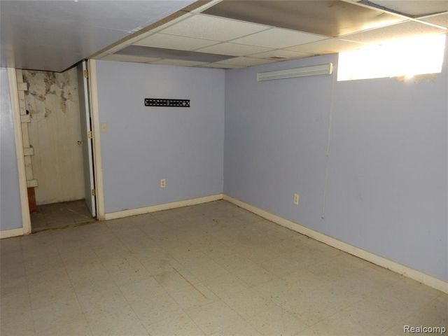 1704 Walnut Street, Dearborn, MI 48124