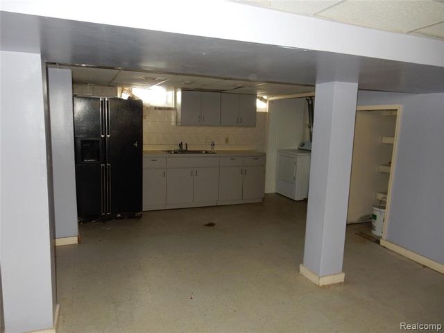 1704 Walnut Street, Dearborn, MI 48124