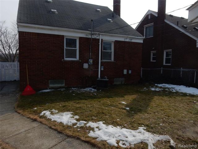 1704 Walnut Street, Dearborn, MI 48124