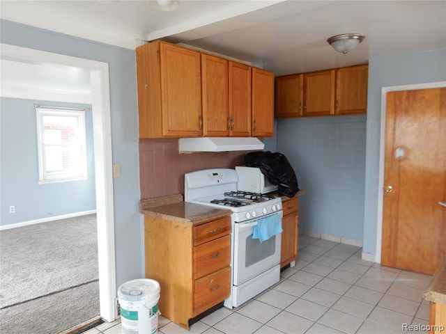 1704 Walnut Street, Dearborn, MI 48124