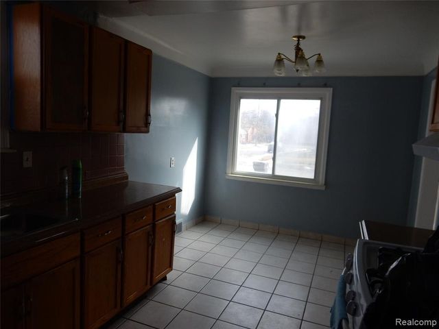 1704 Walnut Street, Dearborn, MI 48124