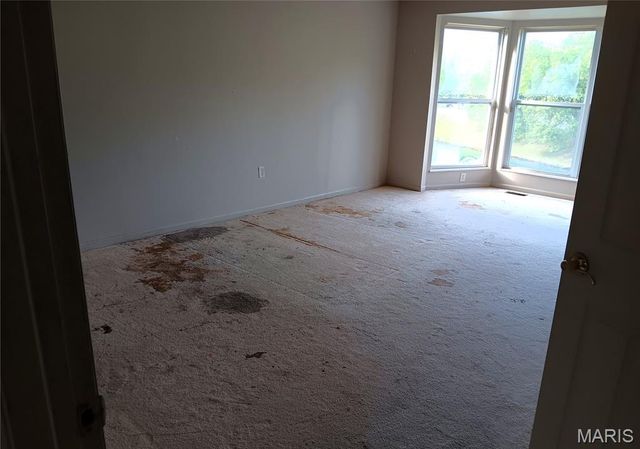 318 Coventry Trail Lane, Maryland Heights, MO 63043