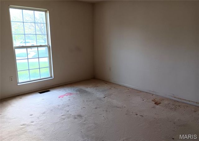 318 Coventry Trail Lane, Maryland Heights, MO 63043
