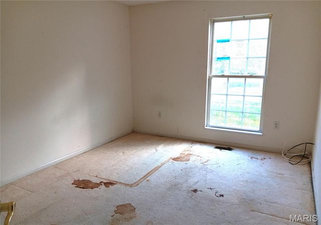 318 Coventry Trail Lane, Maryland Heights, MO 63043