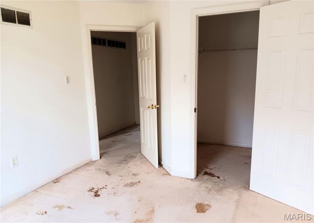318 Coventry Trail Lane, Maryland Heights, MO 63043