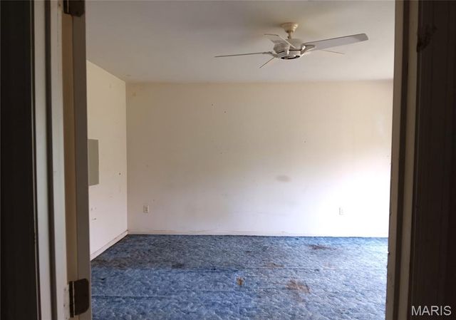 318 Coventry Trail Lane, Maryland Heights, MO 63043