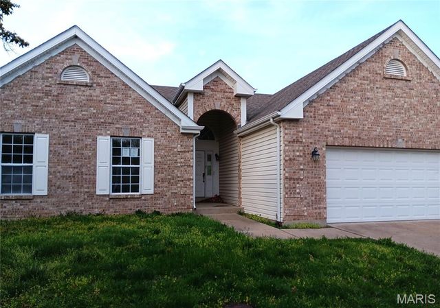 318 Coventry Trail Lane, Maryland Heights, MO 63043