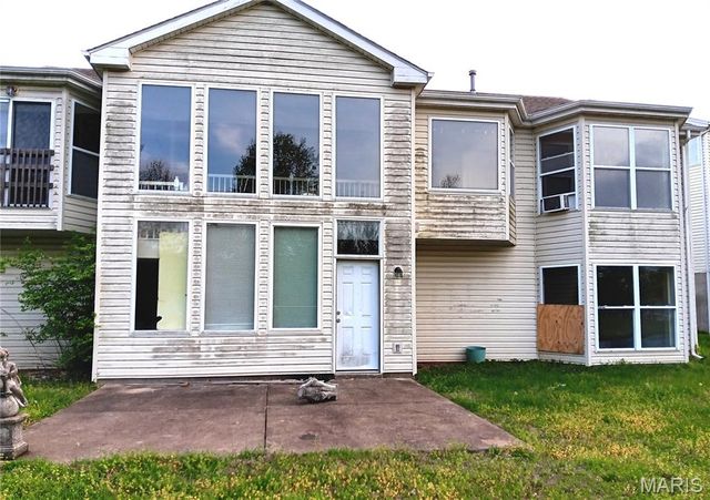 318 Coventry Trail Lane, Maryland Heights, MO 63043
