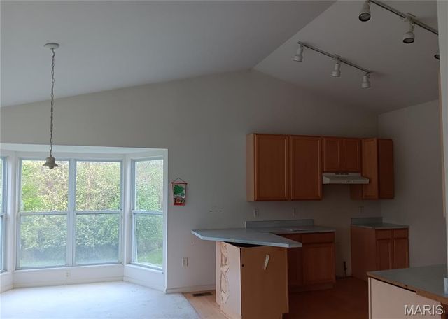 318 Coventry Trail Lane, Maryland Heights, MO 63043