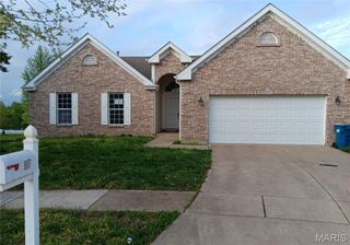 318 Coventry Trail Lane, Maryland Heights, MO 63043